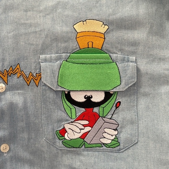 Warner Bros. Vintage 90s Embroidered Daffy Duck Zap Blue Denim Shirt sz M - Picture 5 of 9